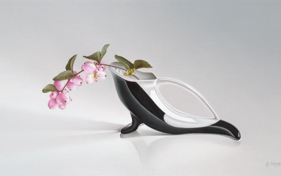 Harmony in Contrast “Zwart vaasje met roze sneeuwbes”